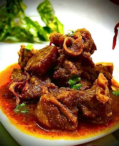 ১ কেজি গরুর রান্না করা লাল ভুনা