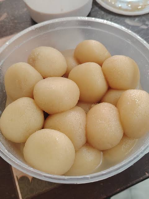 পিওর ছানার রসগোল্লা