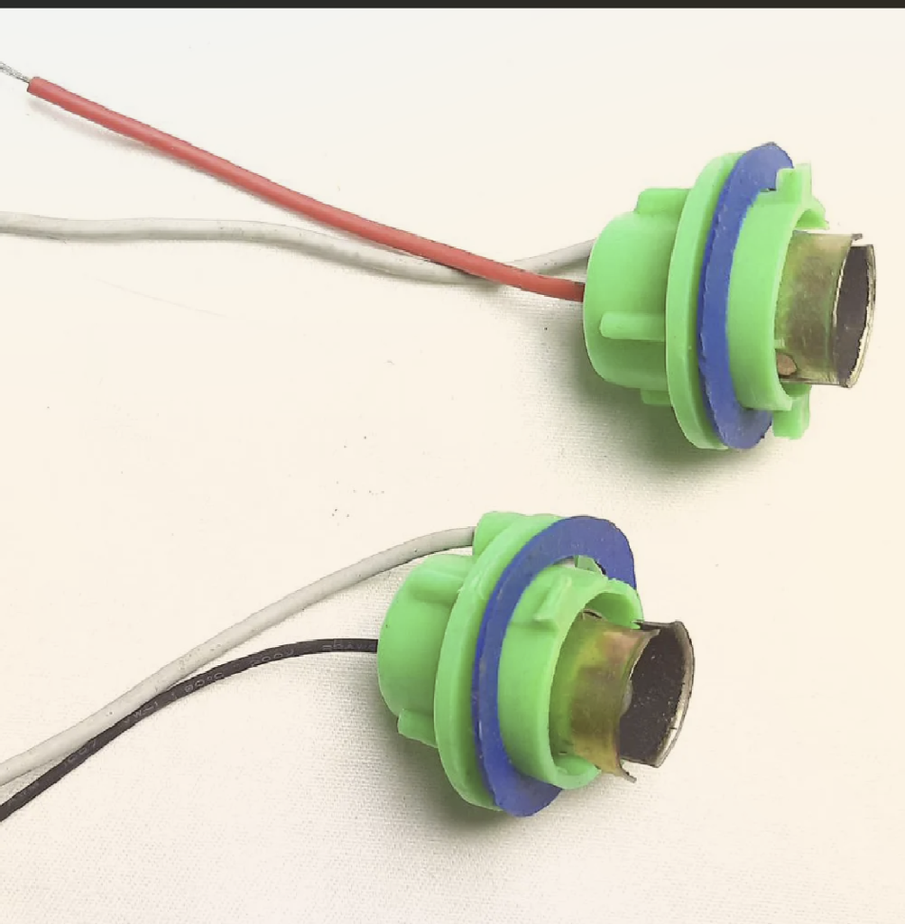 2 pcs Car Bulb Holder Socket BA15S DC for 12v Light Bulb