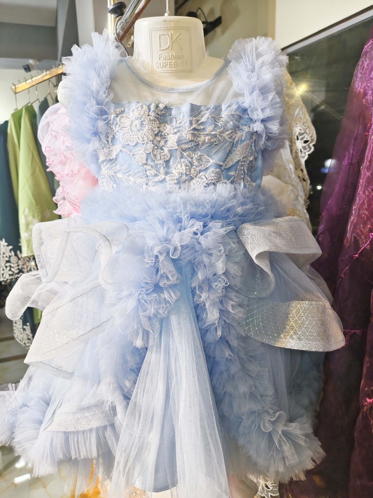 stunning little girl's party dress (size 38/42/44)