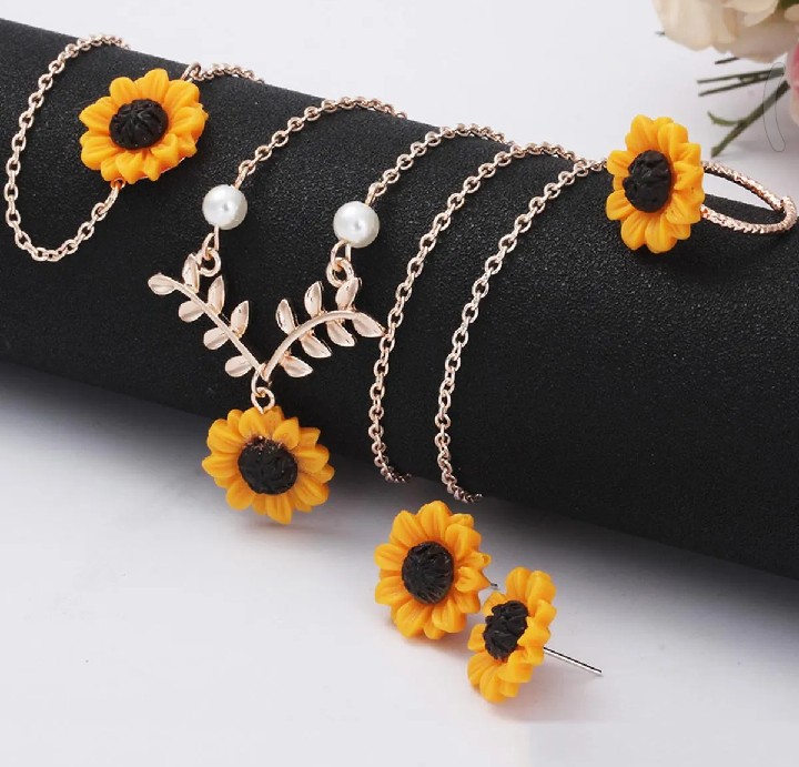 Sunflower Pendant Necklace Set 5 pieces Pendant Necklace Earrings Bracelet Ring